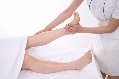 001209 - 【特別コラム：久保田 隆介さん】日本人女性の80％以上と言われるO脚は治るのか? 施術とトレーニングをセットにしよう